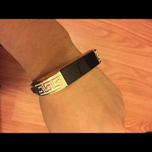 “Gold edition” Fitbit Alta + interchangeable band